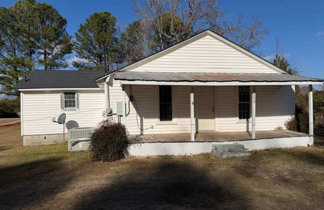 Affordable 3-bedroom, 1-bathroom home located just outside the town of Spring Hope - 2066 Tyson Loop Road, Nash County, NC 27882