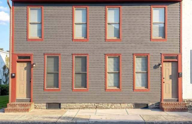 131 W MIDDLE Street Gallery 1