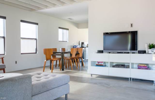 1516 E WINDSOR Avenue Gallery 4