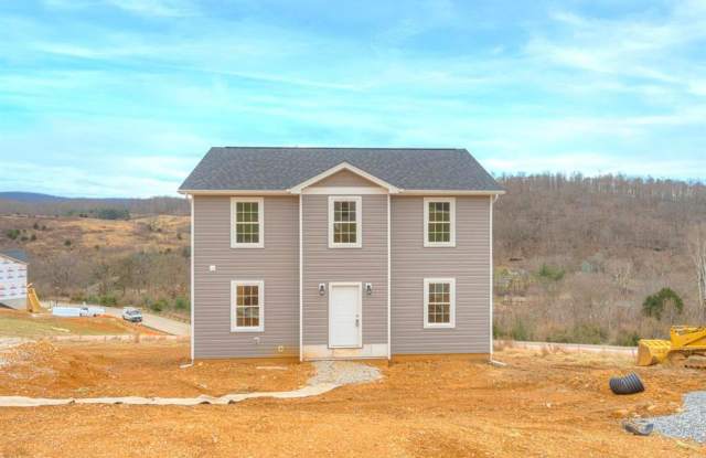 Pembroke, 3 BR / 2.5 BA, Available 12/15 photos photos
