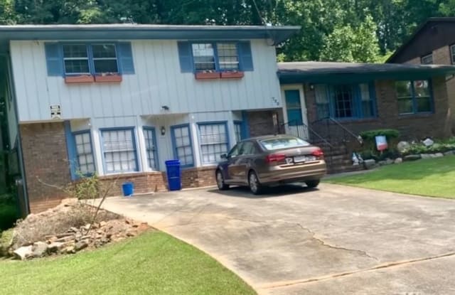 725 San Miguel Drive - 725 San Miguel Drive, Stone Mountain, GA 30083