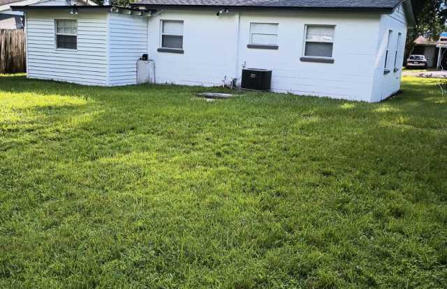 635 Strain Boulevard photos photos