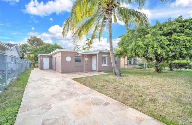 115 NW 28th Ave photos photos