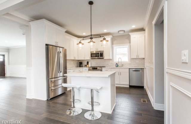 6444 N Algonquin Ave - 6444 North Algonquin Avenue, Chicago, IL 60646
