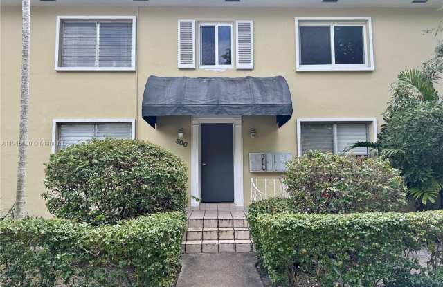 300 Mendoza Ave photos photos