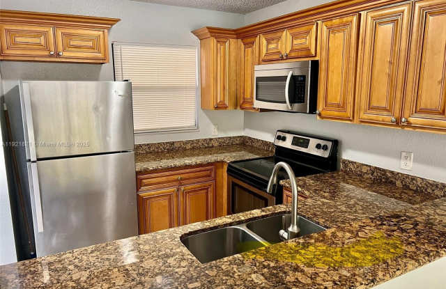 1477 Lake Crystal Dr photos photos