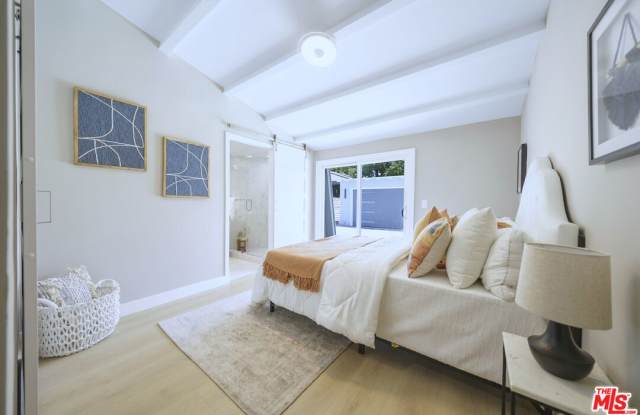 5628 Cleon Avenue Gallery 1