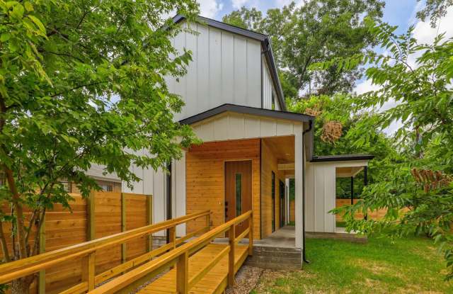 Modern and Cozy Retreat in Austin's coveted Windsor Park neighborhood! Gallery 4