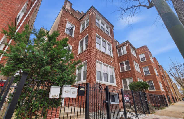 4524 N Central Park Avenue unit: 2 photos photos 4524 N Central Park Avenue unit: 2 photos photos