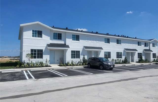 1054 NW 6 St photos photos