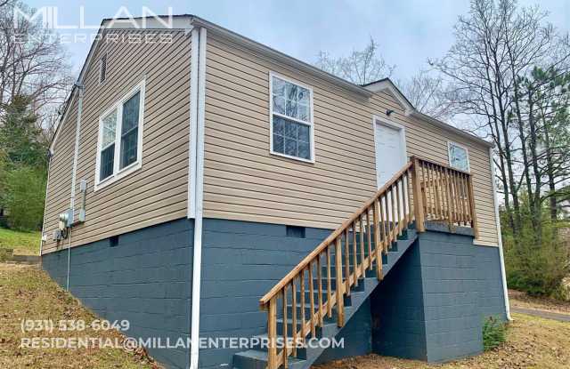 Cozy Living with Outdoor Space  Everyday Convenience - Enjoy Your First Month FREE with a 13-Month Lease! - 102 Valley View Circle, Clarksville, TN 37040