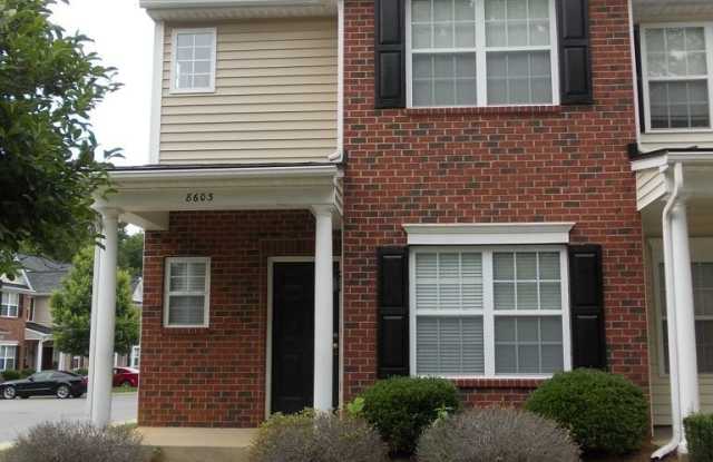 End Unit 2 story, 3 Bedroom Townhome near Mint Hill photos photos