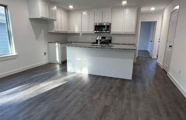 2522 S Fannin Avenue Gallery 3