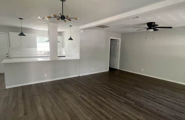 703 Mockingbird Lane Gallery 2