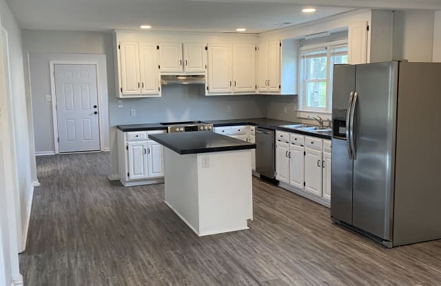216 Howard St - 216 Howard Street, Mount Holly, NC 28120
