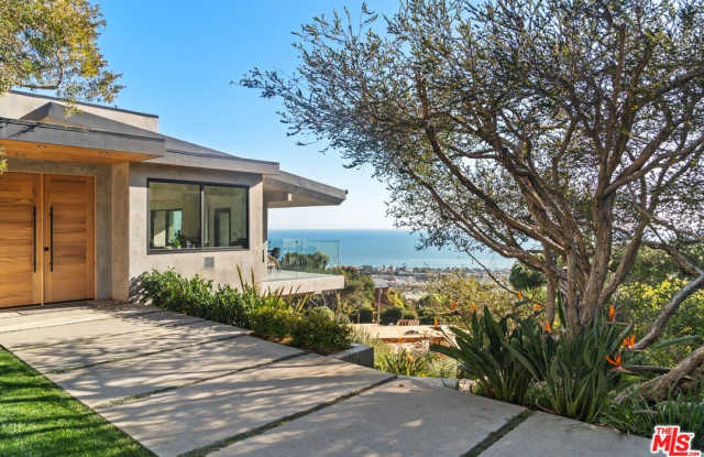 23812 Malibu Crest DR photos photos