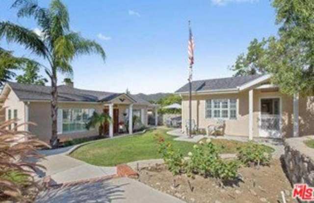 2340 Caldero Lane photos photos