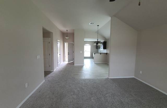 3 bed 2 bath in Yukon! Stunning finishes, vinyl wood, granite, stainless steel appliances! Gallery 4