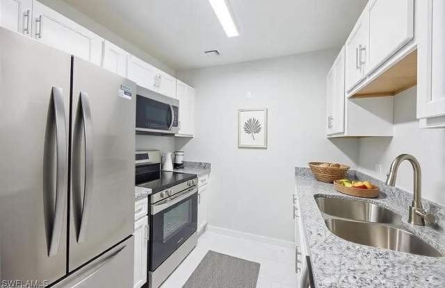 3225 E Riverside Drive unit: 53 photos photos