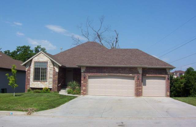 Beautiful 5 bedroom walkout basement house!! photos photos