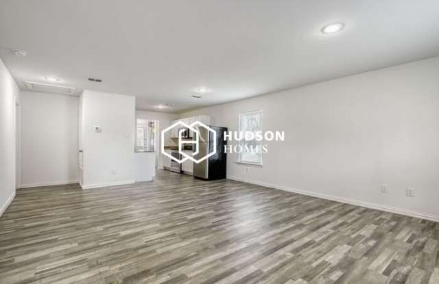3105 West Rose Street Gallery 4