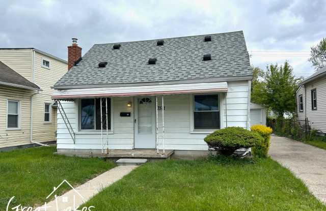 Lovely 3 Bedroom 1 Bathroom now available for rent photos photos