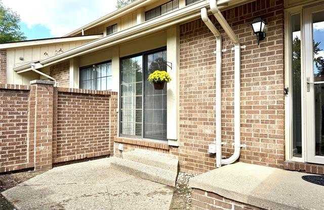 2852 Trailwood Drive Gallery 4