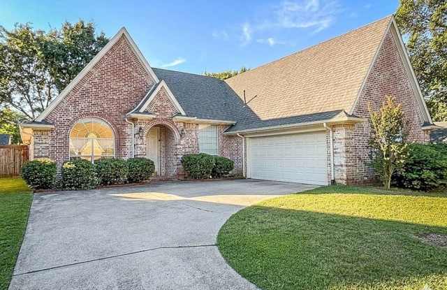 920 Carousel Drive Gallery 1