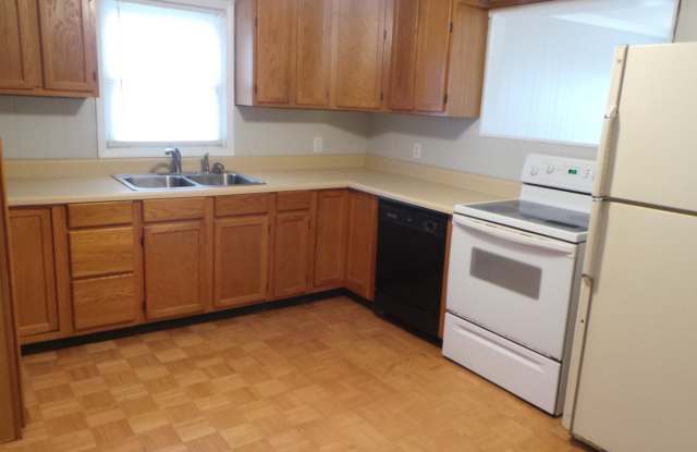 ~~~ Charming AND Convenient ~~~ Gallery 4