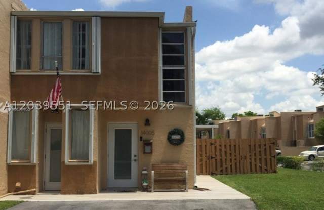 14005 SW 67th Ter Gallery 2