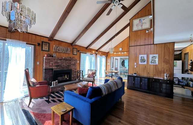 402 Canoebrook Drive Gallery 4