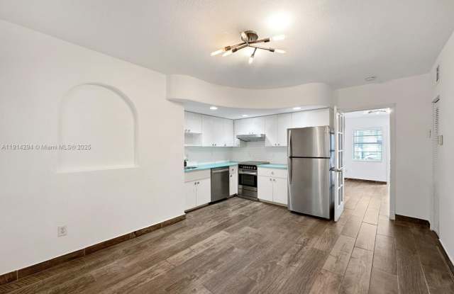 901 Euclid Ave photos photos