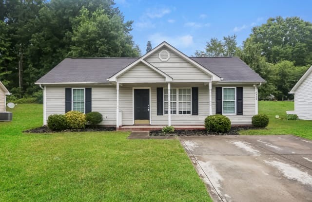 6535 Lynmont Dr - 6535 Lynmont Drive, Charlotte, NC 28212