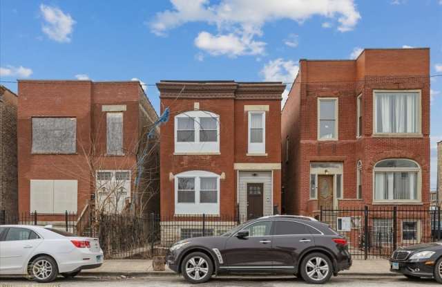 352 N Avers Avenue - 352 North Avers Avenue, Chicago, IL 60624