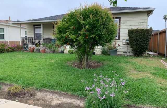 4724 Winona Avenue Gallery 2