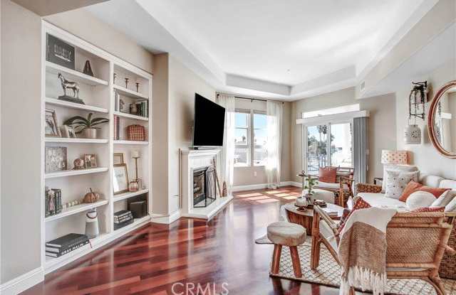 2600 Newport Boulevard Gallery 4