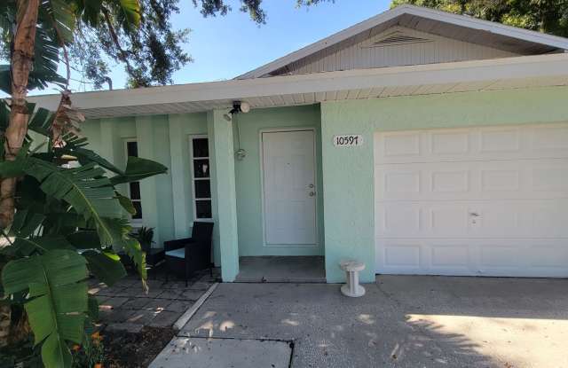 2/1 w/ Garage in Seminole - Duplex photos photos