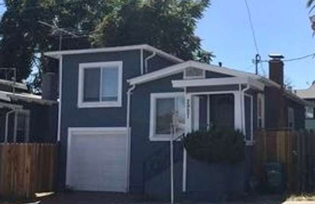 2 Bedroom House! - 2927 Havenscourt Boulevard, Oakland, CA 94605