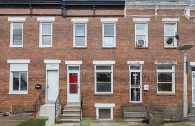 Beautifully Remodeled 2BR Home with Den and Finished Basement photos photos Beautifully Remodeled 2BR Home with Den and Finished Basement photos photos