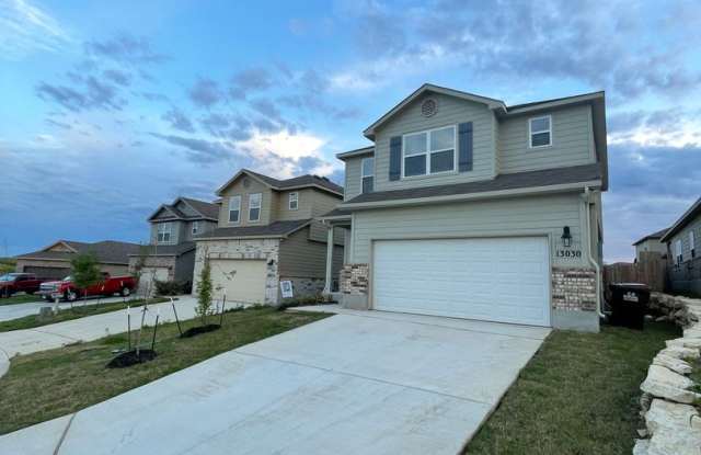 Modern Living Meets Comfort in This Pet-Friendly 3-Bedroom, 2.5-Bath Home in Scotts Hollow Gallery 4