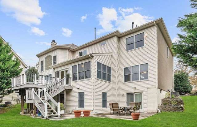 6817 Creekwood Ct Gallery 3