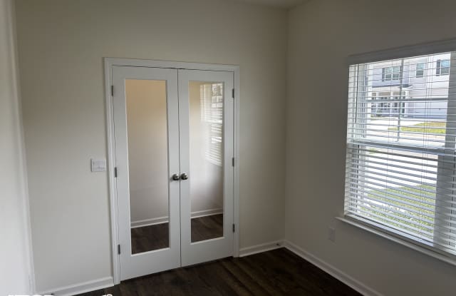 12309 Manhattan Ln. Gallery 4