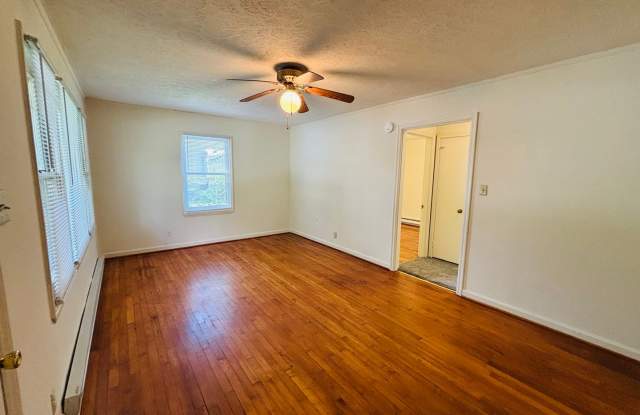 2 Bedroom 1 Bath House Gallery 4