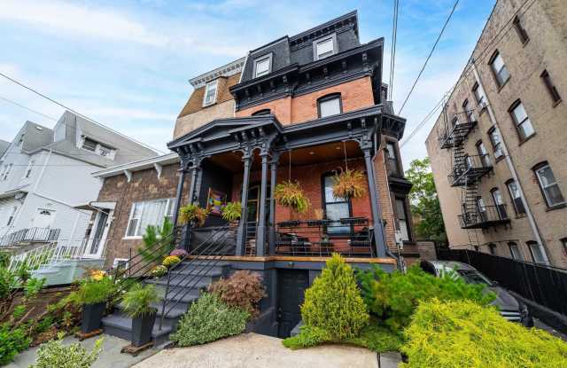 60 LINDEN AVE photos photos