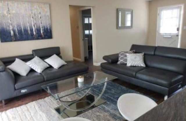1604 W Oak Avenue Gallery 2