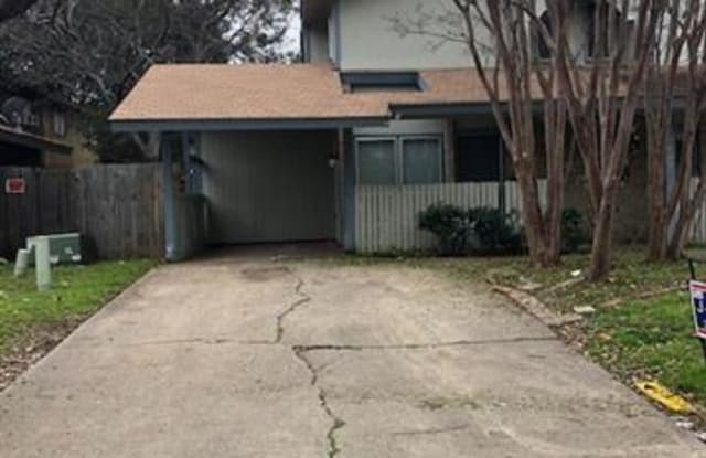 2611 San Sabastian Circle - 2611 San Sabastian Circle, Grand Prairie, TX 75052
