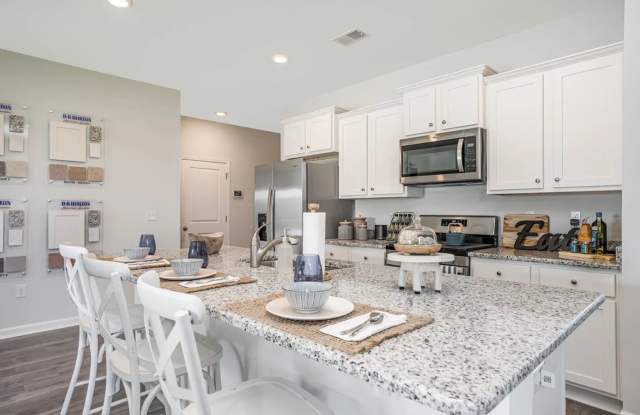 Spacious 4BR House in Little River Gallery 3
