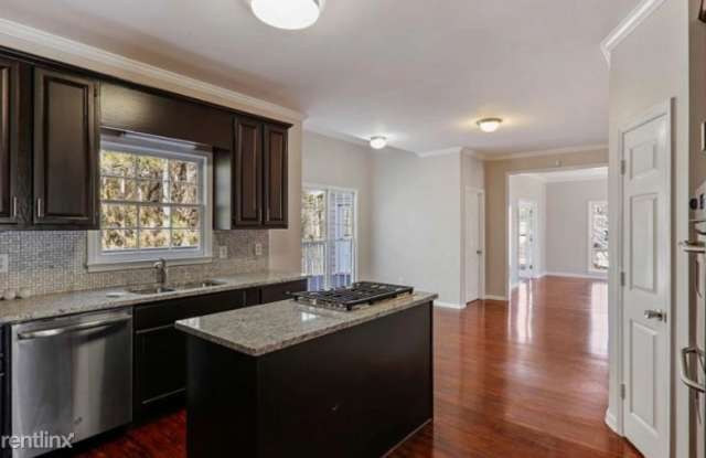1101 Pebble Bend Dr Gallery 3
