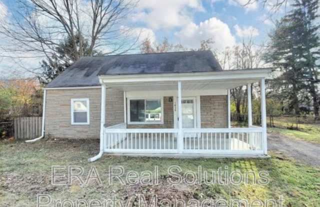 1028 E Dimson Dr - 1028 Dimson Drive East, Whitehall, OH 43213