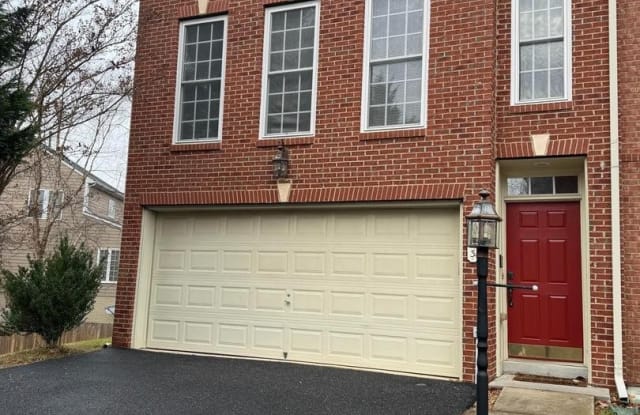 1043 HOTCHKISS PL - 1043 Hotchkiss Place, Fredericksburg, VA 22401